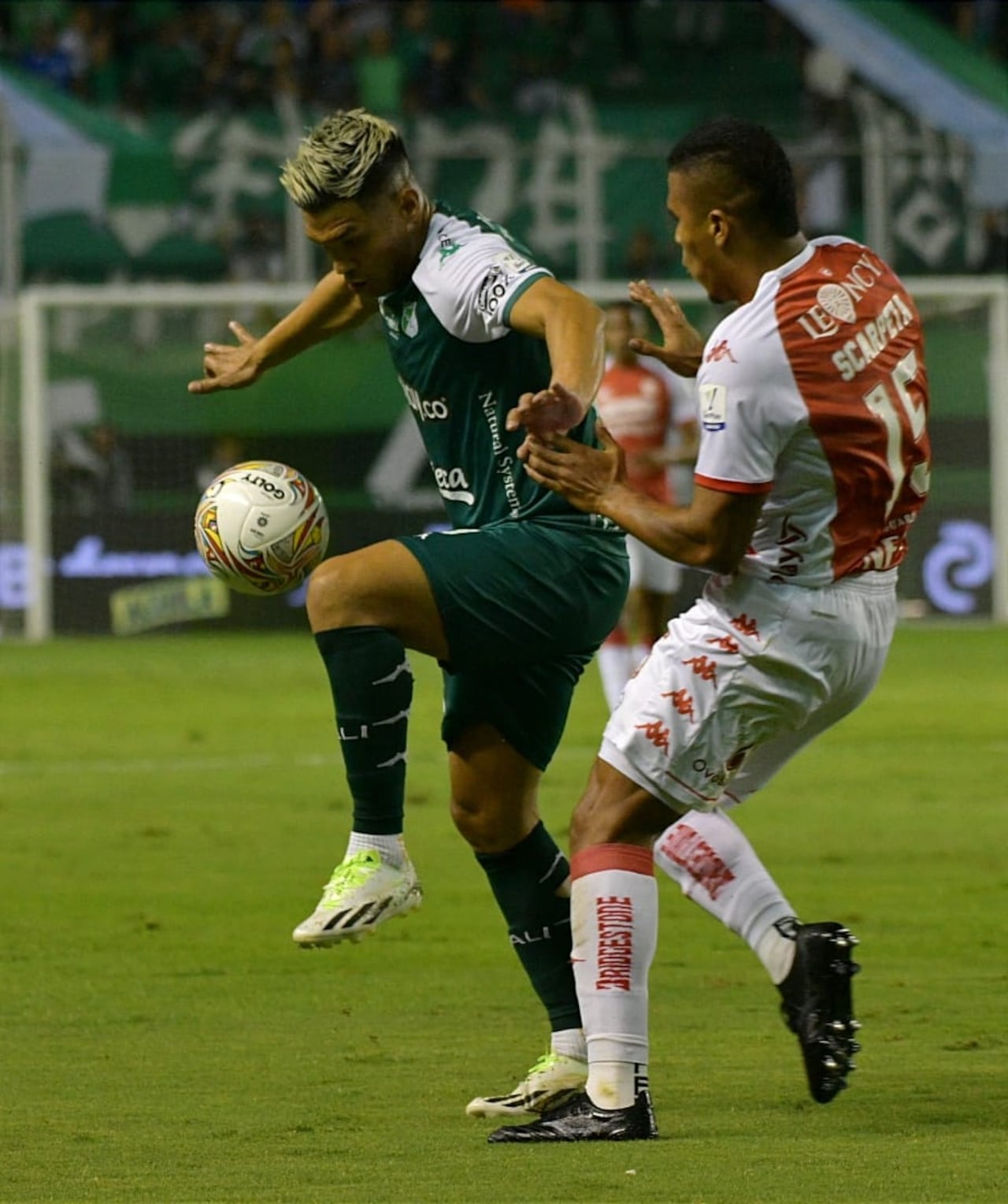 Teófilo Gutiérrez enfrentando a Independiente Santa Fe