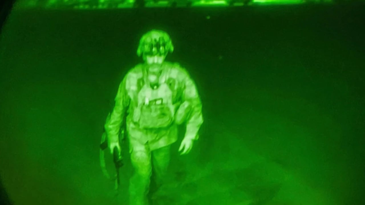 Último soldado de EE. UU. abandona Afganistán