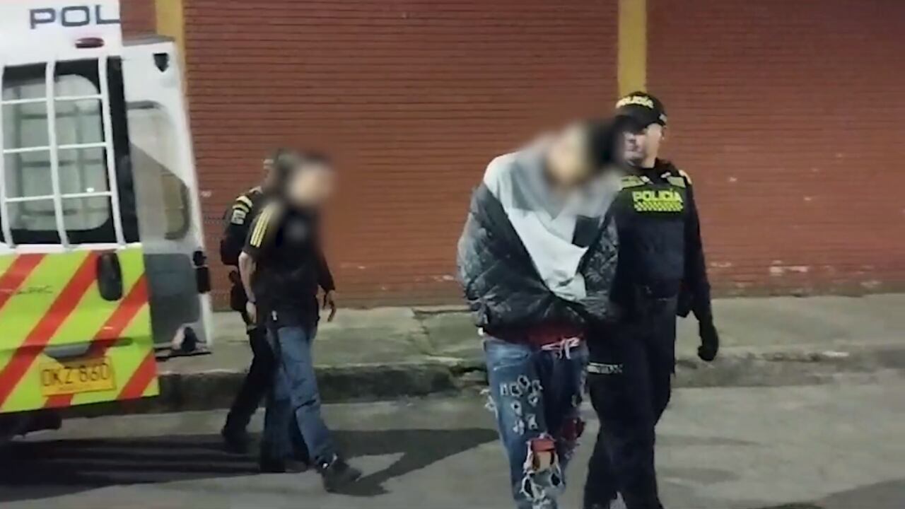 Capturan en flagrancia a dos delincuentes que se robaron un carro en la localidad de Puente Aranda, en Bogotá