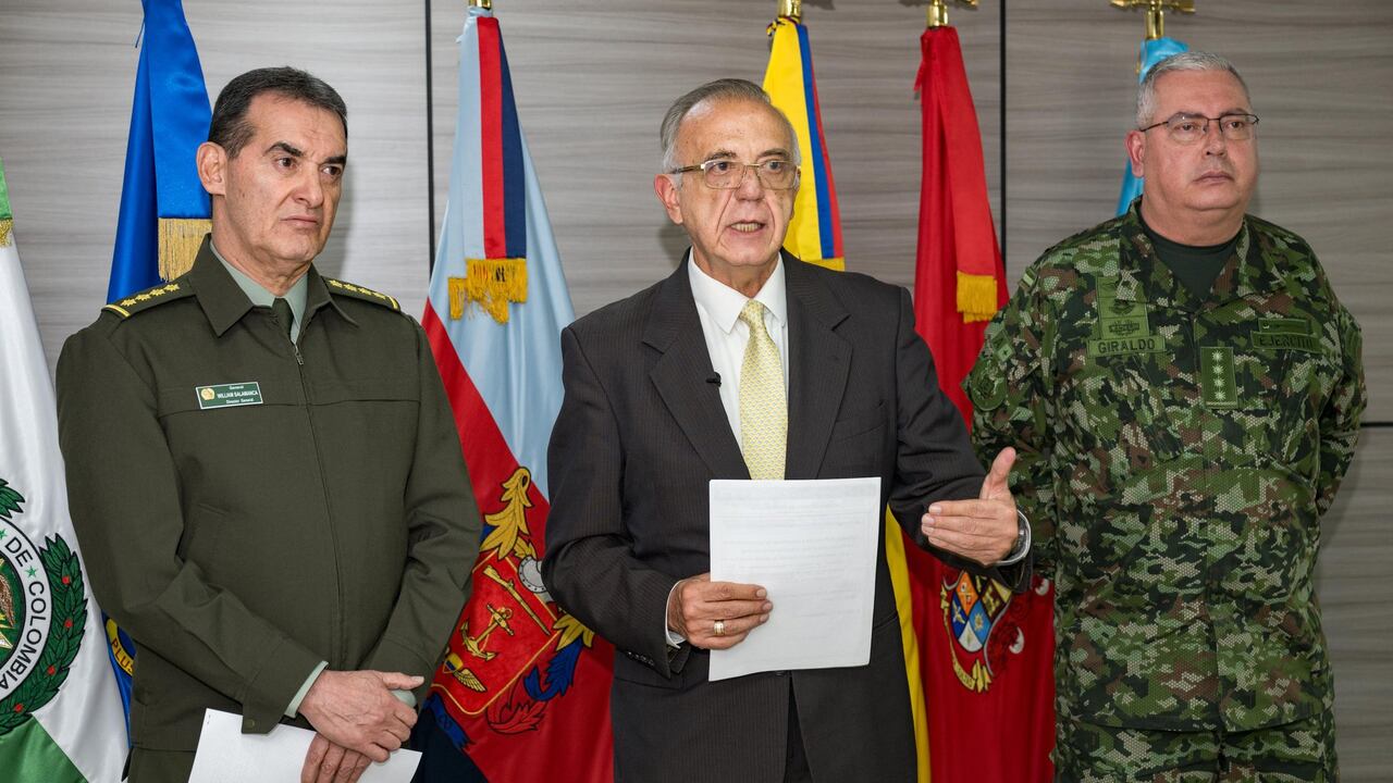 El jefe de la cartera de Defensa hizo el anuncio tras un consejo de seguridad.