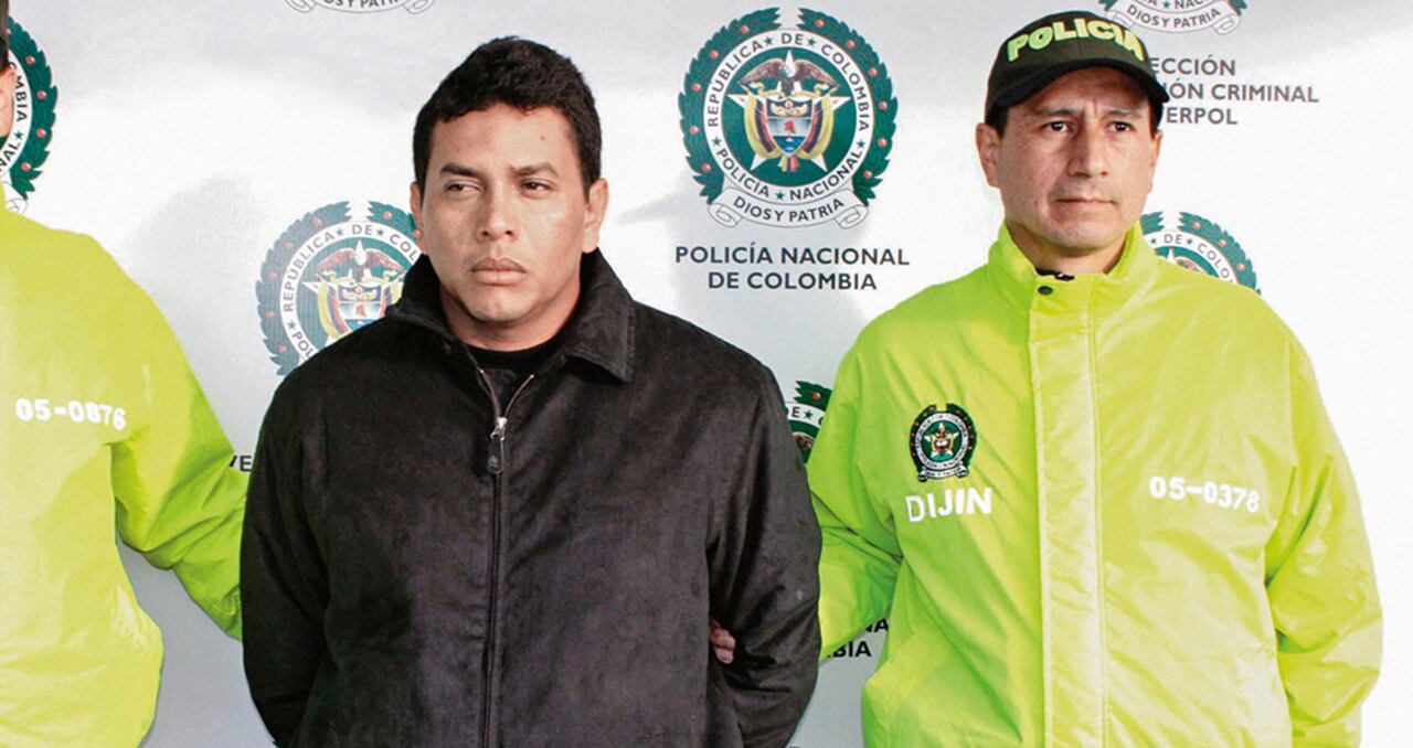     Camilo Torres Martínez, alias Fritanga, habría utilizado a varios familiares y conocidos como testaferros para ocultar millonarias propiedades en Montería y Antioquia. 