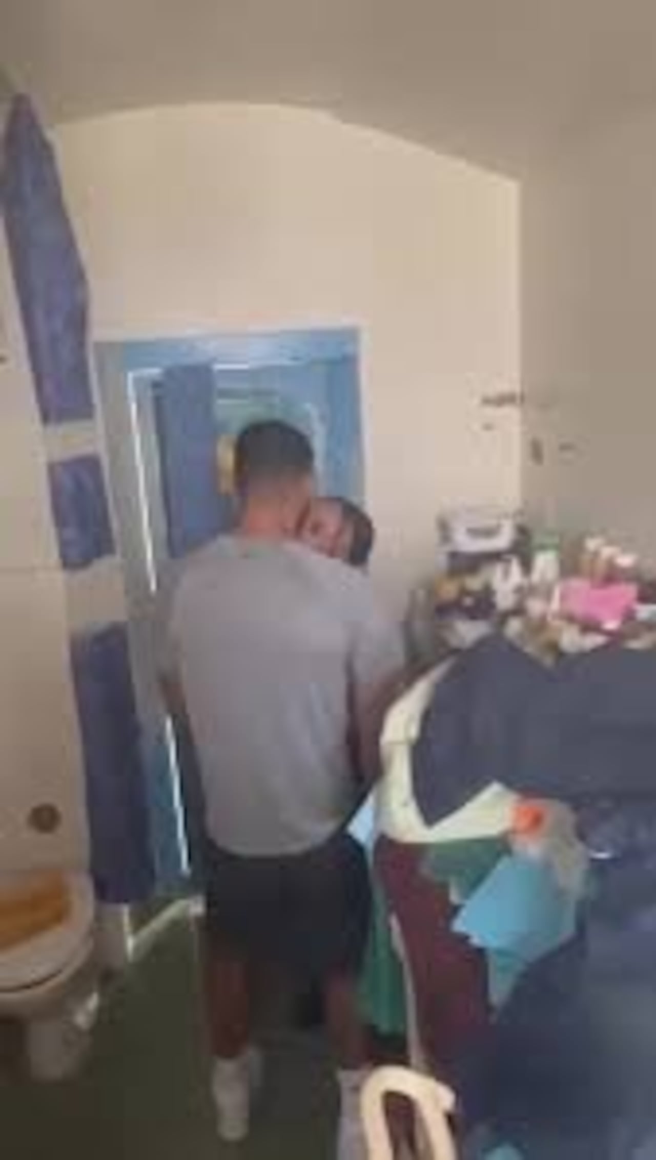 En el video se puede ver a la mujer sosteniendo relaciones sexuales en una selda de la prisión del Reino Unido