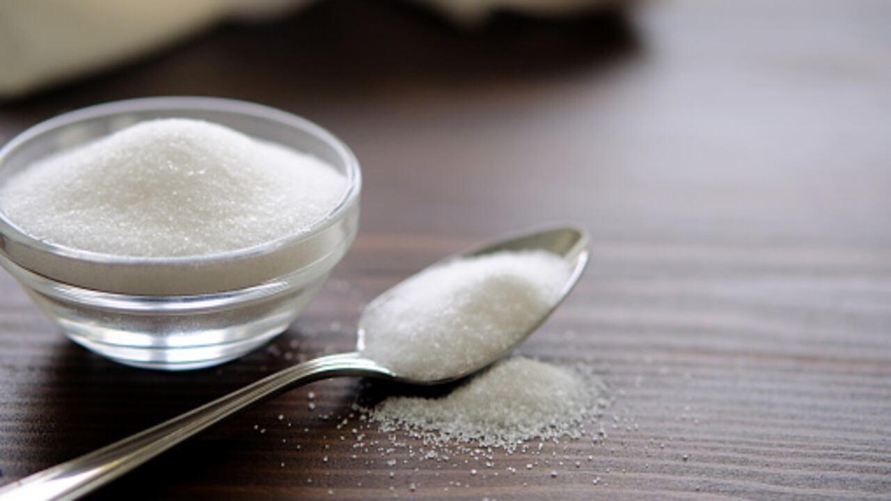 Uno de los ingredientes naturales que forma parte de la alimentación humana es el azúcar o también conocido como glucosa.