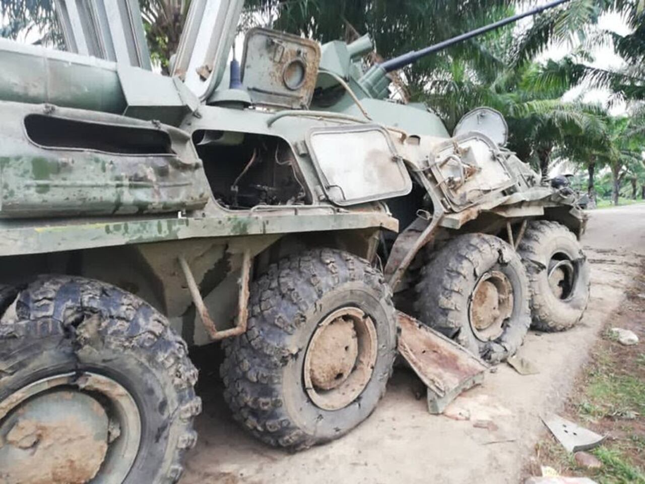 En la emboscada un vehículo de infantería mecanizada de fabricación rusa BTR-80A fue impactado por RPG "quedando inutilizado y quedando heridos con traumatismos, contusiones, esquirlas y aturdimiento” cinco militares venezolanos.