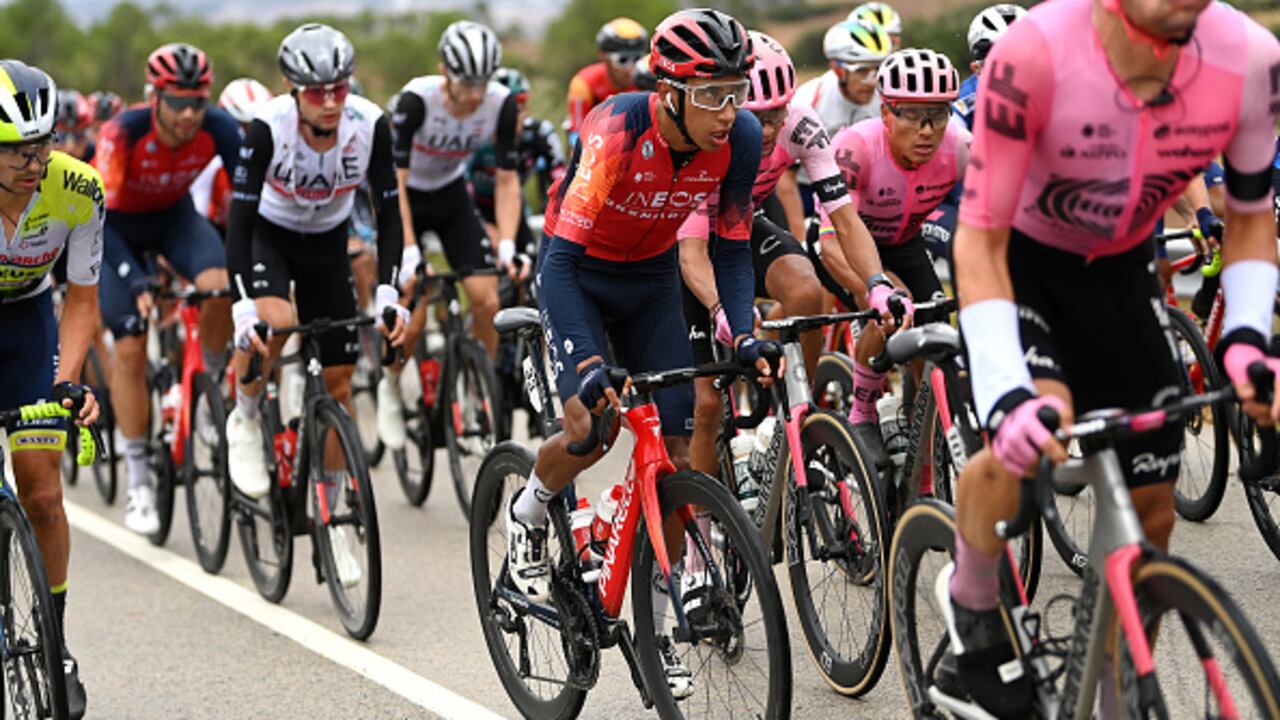 Egan Bernal corre para el Ineos la Vuelta a España.
