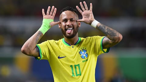 Neymar con los colores de Brasil antes de alejarse de las canchas por una delicada lesión.