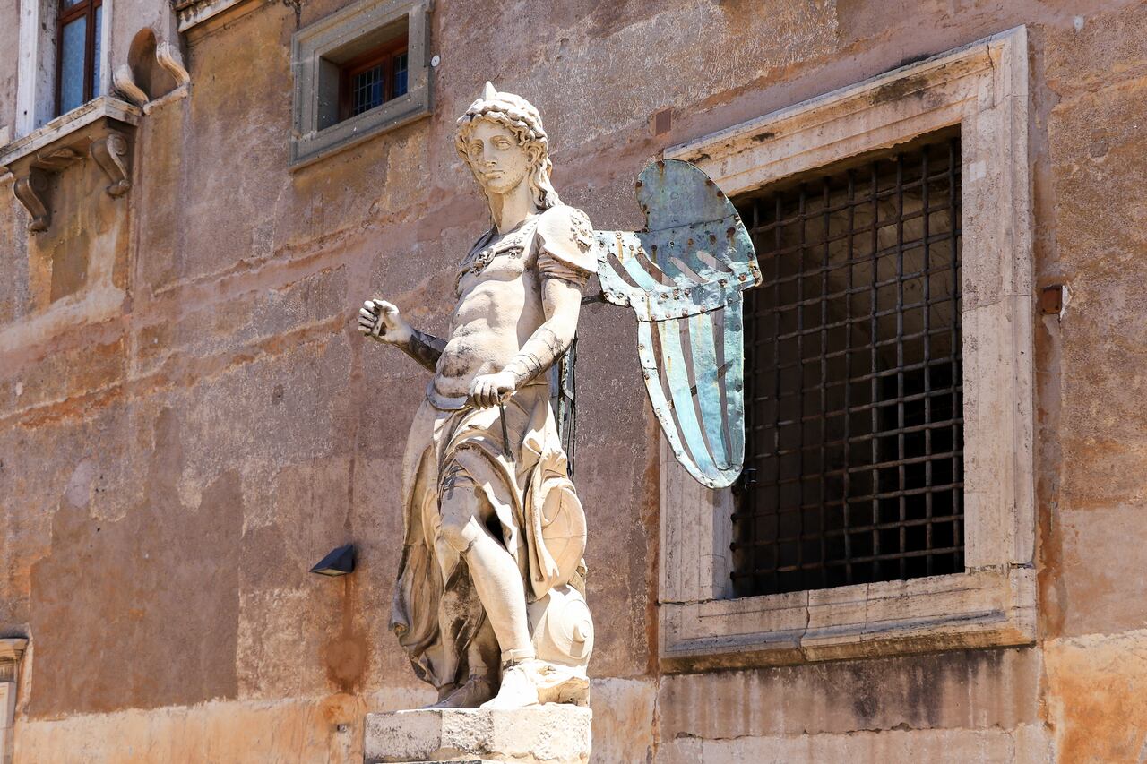 Estatua del Arcángel Rafael