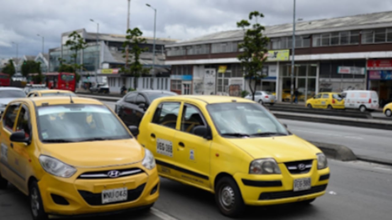 Paro de taxistas: bloqueo en la avenida Boyacá
