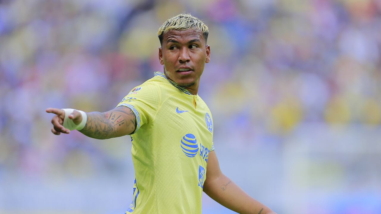 MEXICO CITY, MEXICO - FEBRUARY 11: Roger Martinez of America gestures during the 6th round match between America and Necaxa as part of the Torneo Clausura 2023 Liga MX at Azteca Stadium on February 11, 2023 in Mexico City, Mexico. (Photo by Getty Images/Mauricio Salas/Jam Media)