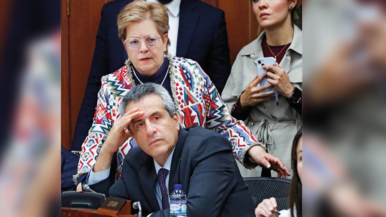  La ministra del Trabajo, Gloria Inés Ramírez, y el ministro del Interior, Luis Fernando Velasco, han liderado los debates en el Congreso. 