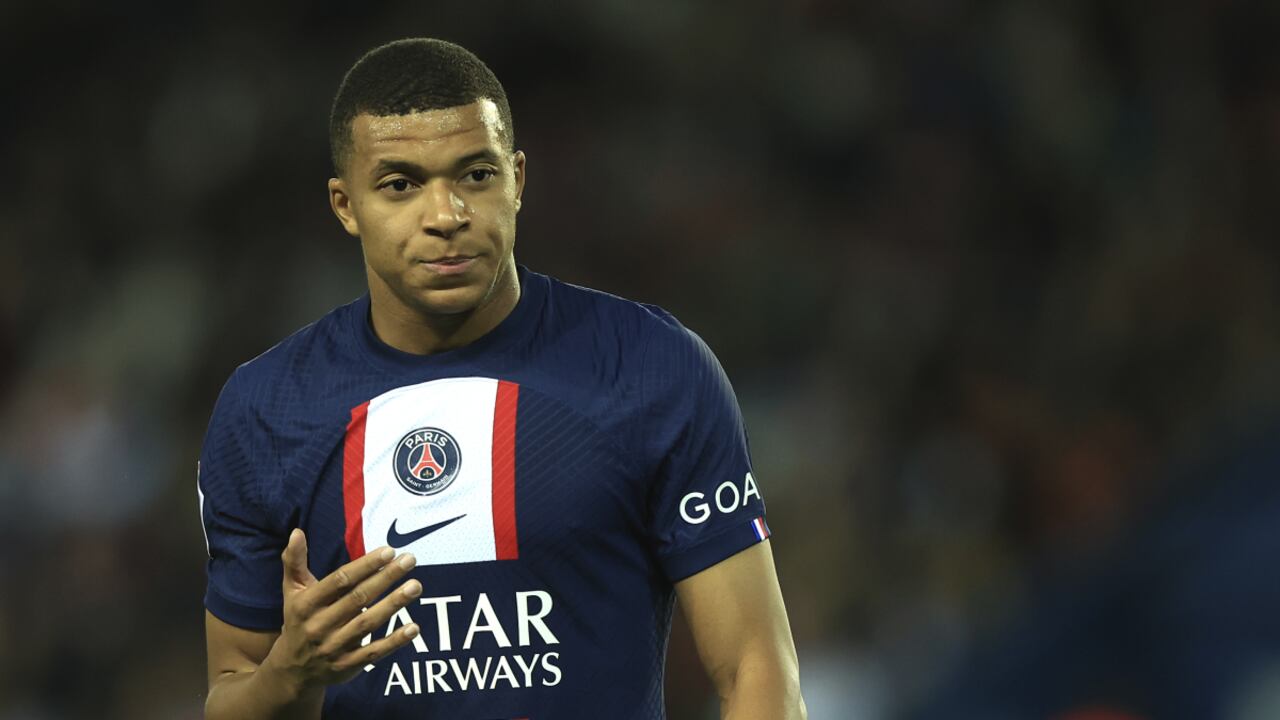 PSG's Kylian Mbappe during the French League One soccer match between Paris Saint-Germain and Nice at the Parc des Princes in Paris, Saturday, Oct. 1, 2022. (AP/Aurelien Morissard)