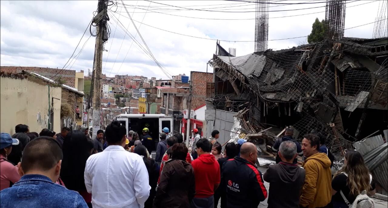 En el barrio Gólgota de la ciudad de Ipiales, varios trabajadores resultaron heridos cuando se vino abajo parte de una construcción.