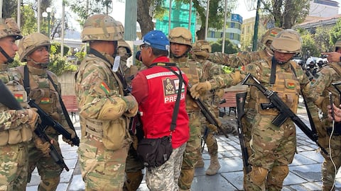 Militares toman la Plaza Murillo en Bolivia