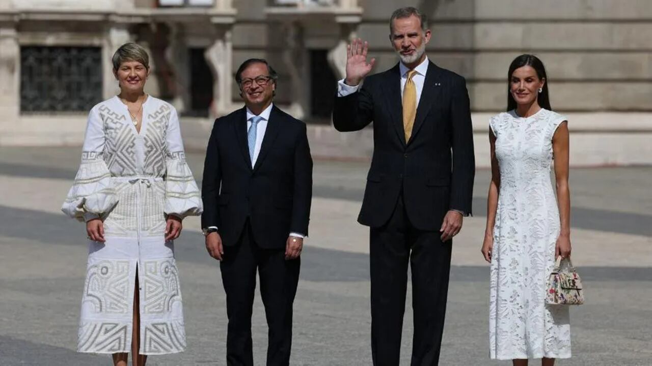 Verónica Alcocer, Gustavo Petro, Felipe VI y Leticia Ortiz