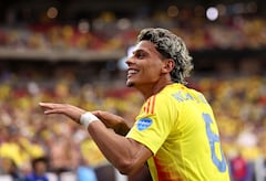 GLENDALE, ARIZONA - JULY 06: Richard Rios of Colombia celebrates after scoring the team's fourth goal during the CONMEBOL Copa America 2024 quarter-final match between Colombia and Panama at State Farm Stadium on July 06, 2024 in Glendale, Arizona.   Ezra Shaw/Getty Images/AFP (Photo by EZRA SHAW / GETTY IMAGES NORTH AMERICA / Getty Images via AFP)