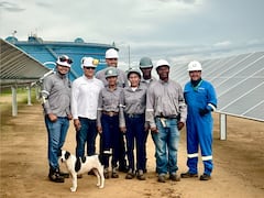 La construcción de este parque solar ha generado más de 180 empleos para las comunidades Zenú y Afrodescendientes de la región, fortaleciendo el vínculo entre el progreso tecnológico y las raíces culturales locales.