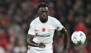 Davinson Sánchez con Galatasaray en UCL