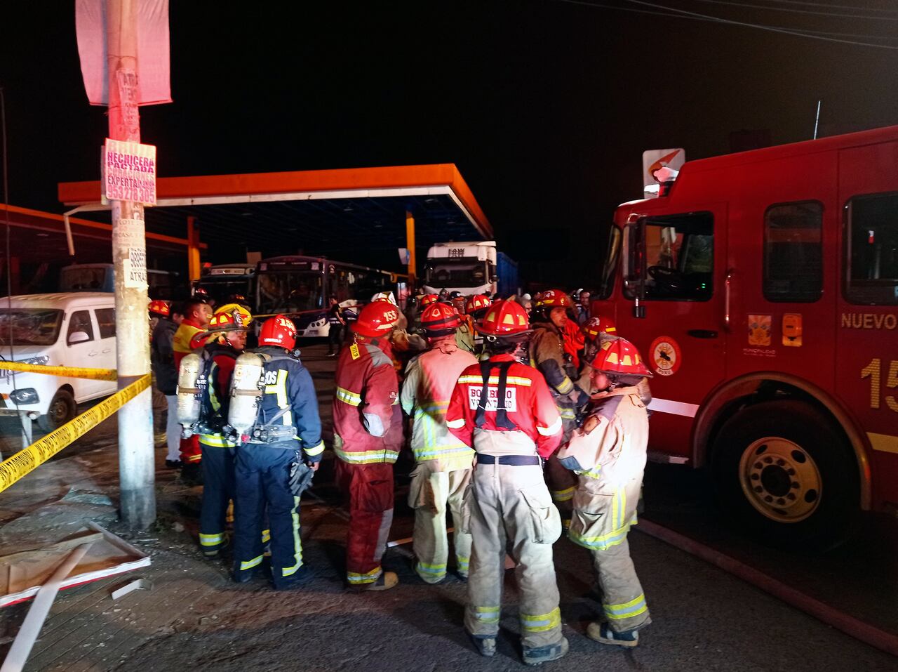 Al menos una persona murió y 22 resultaron heridas el lunes tras una deflagración en una gasolinera de Lima, informó el Ministerio de Salud de Perú.