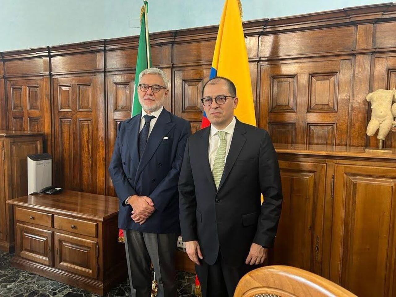 Fiscal Francisco Barbosa y procurador antimafia de Italia firman acuerdo contra el narcotráfico y crimen organizado; ¿de qué trata?