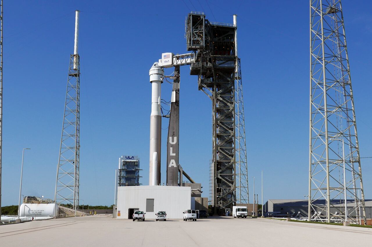 La cápsula Starliner de Boeing encima de un cohete Atlas V está lista en el Complejo de Lanzamiento Espacial 41 de la Estación de la Fuerza Espacial de Cabo Cañaveral para una misión a la Estación Espacial Internacional, el viernes 31 de mayo de 2024, en Cabo Cañaveral, Florida.