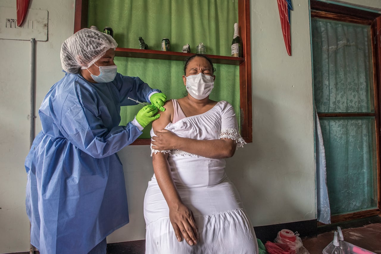 A un año de la vacunación en Colombia, estos han sido los resultados