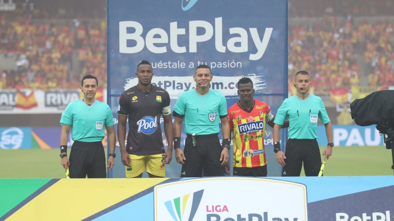 Imagen del partido entre Deportivo Pereira y Atlético Bucaramanga por la fecha 1 del Grupo A de los cuadrangulares del primer semestre de la Liga colombiana 2024.