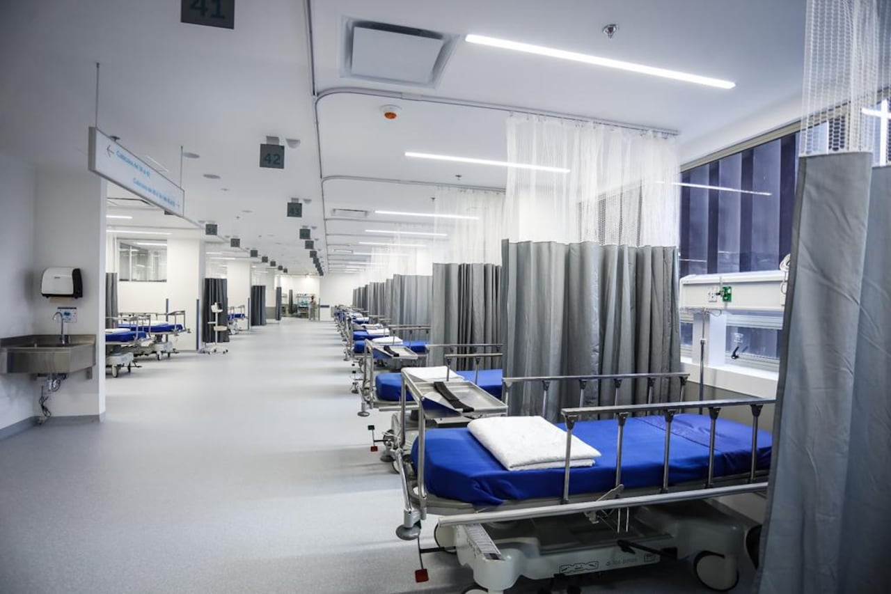 El nuevo edificio está dotado con tecnología de punta en equipos biomédicos, lo que permitirá mejorar la atención y reducir la estancia hospitalaria de los pacientes
