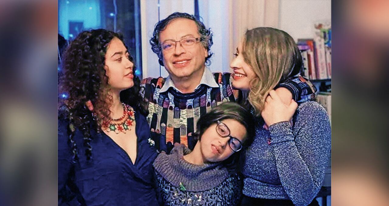  El presidente electo con sus hijas Sofía, Antonella y Andrea.