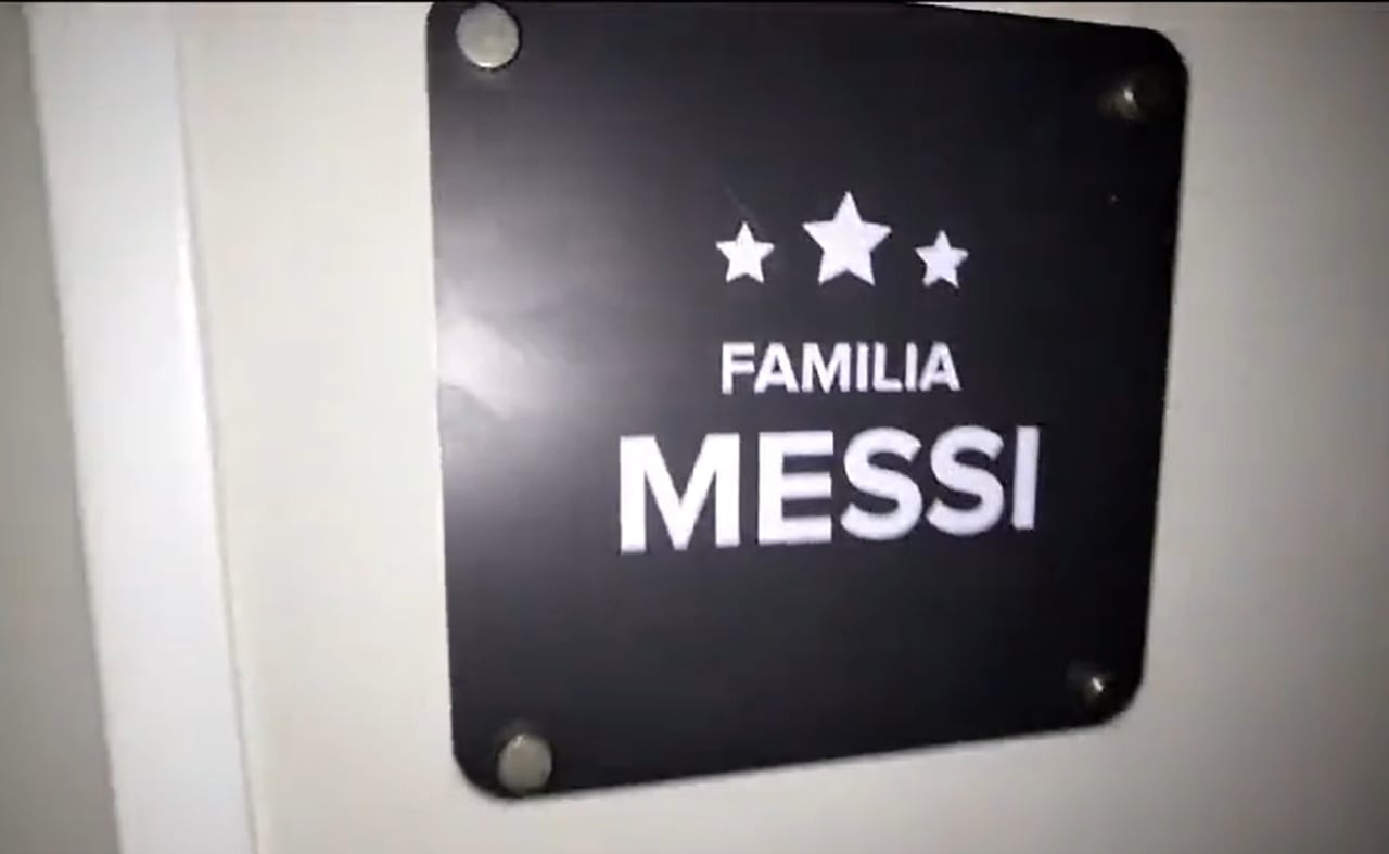 Placa del palco de Lionel Messi.