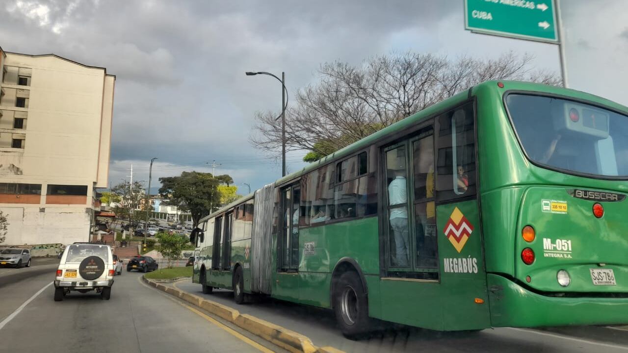 La media del pico y placa se aplica de lunes a viernes