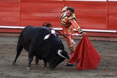 Antonio Ferrera, torero español, demostró toda su experiencia y poder ante los toros de Juan Bernardo Caicedo.
