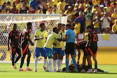 SANTA CLARA, CALIFORNIA - JULY 02: Vinicius Junior of Brazil argues with Referee Jesus Valenzuela after receiving a yellow card during the CONMEBOL Copa America 2024 Group D match between Brazil and Colombia at Levi's Stadium on July 02, 2024 in Santa Clara, California. (Photo by Ezra Shaw/Getty Images)