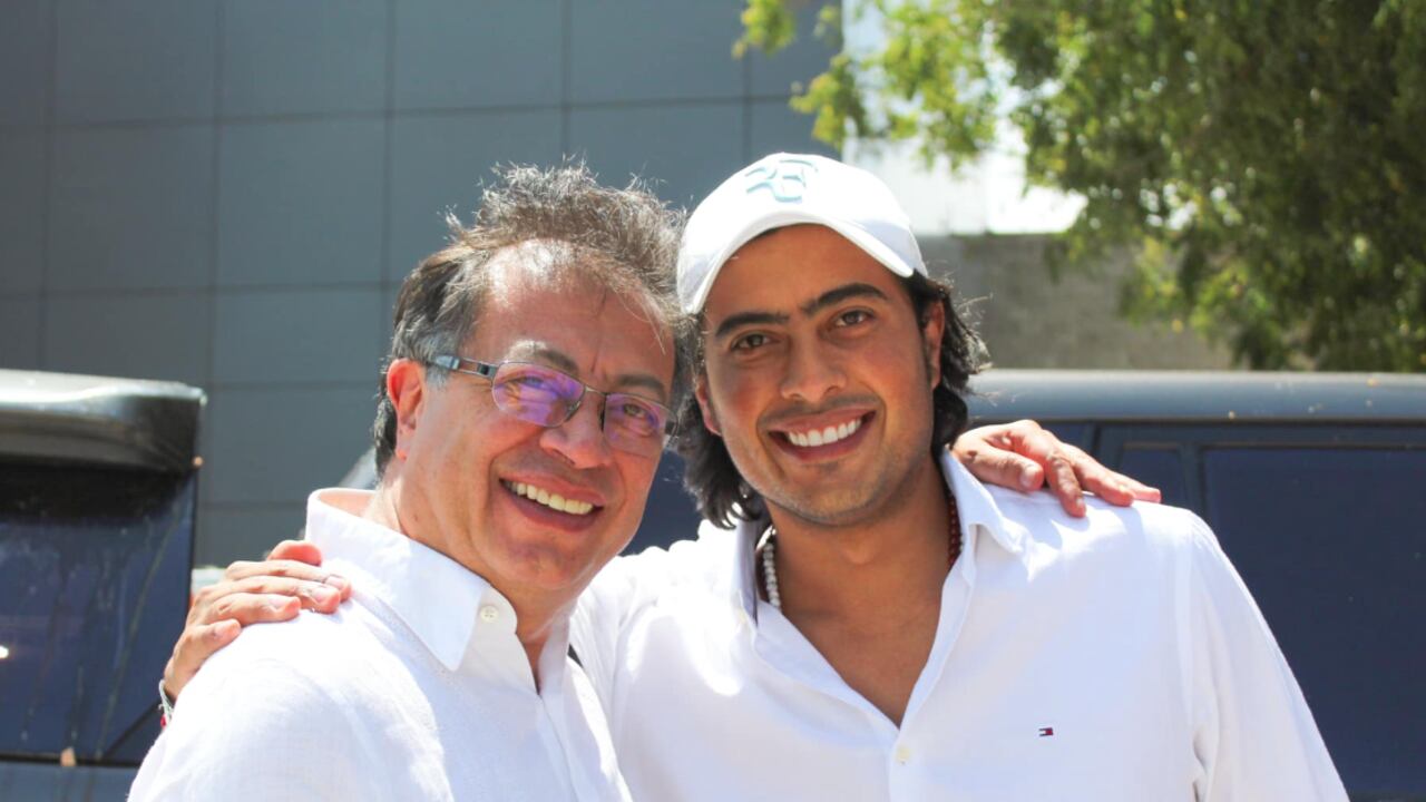 Gustavo Petro con su hijo Nicolás Petro