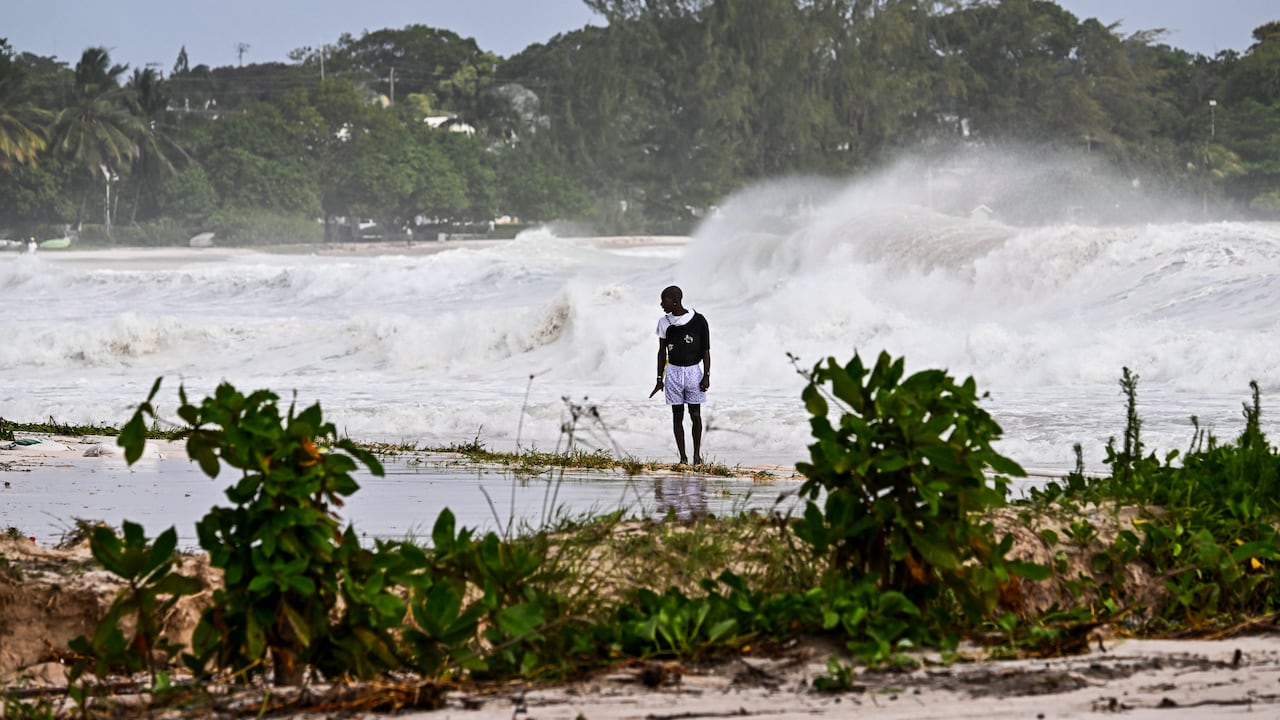 Paso del Huracán Beryl en Barbados.