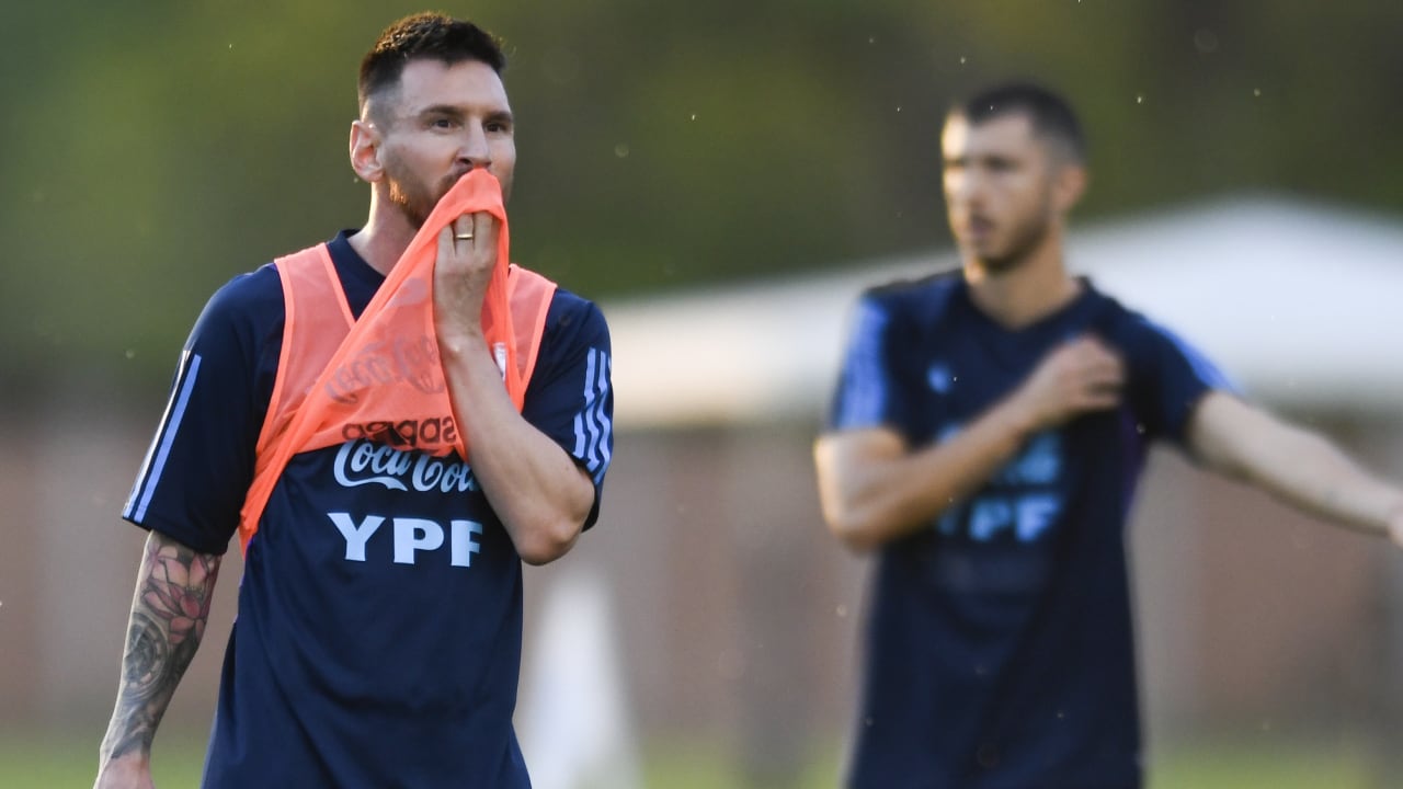 Lionel Messi tiene cruzando los dedos a los hinchas argentinos.