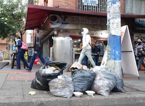 No recolección de basuras en el norte de Bogota barrio El Lago