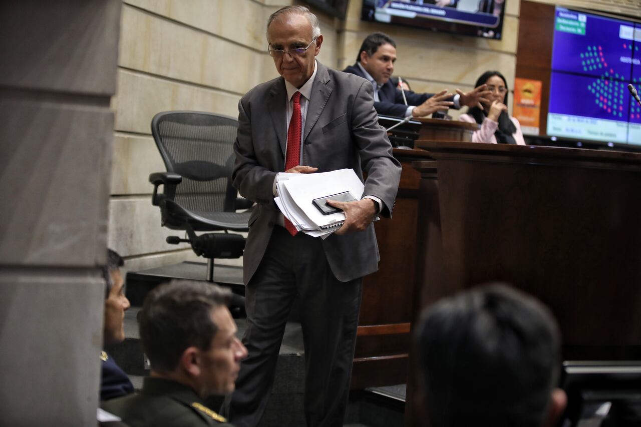 Debate de control político a Ministro de Defensa Iván Velásquez