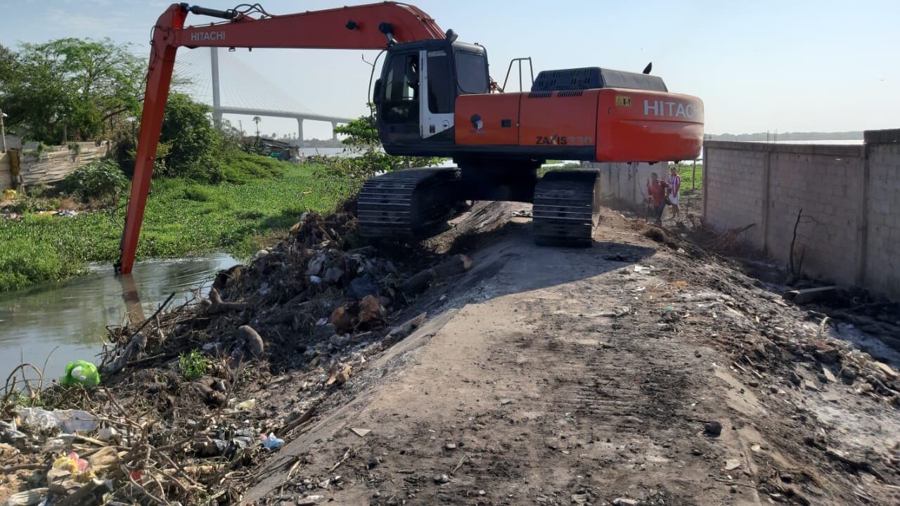 Trabajos de limpieza de arroyos en Barranquilla.