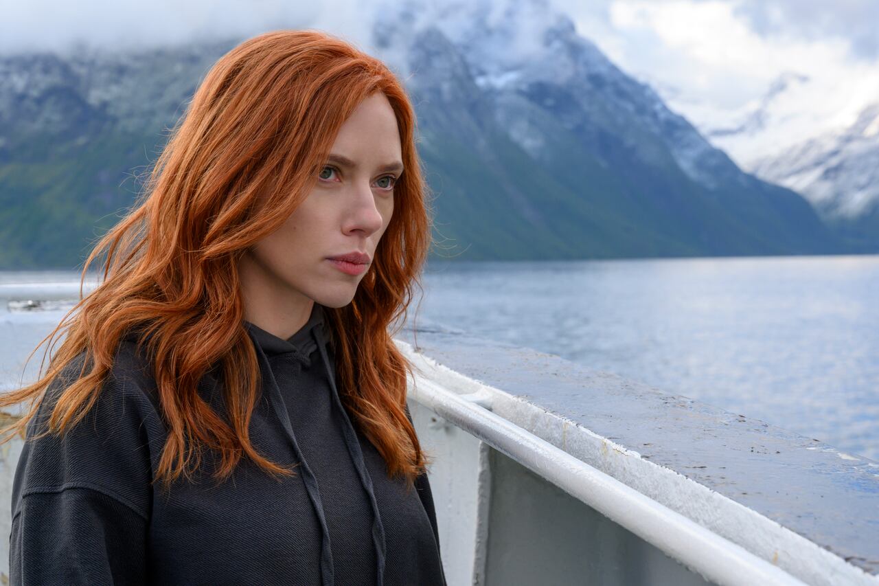 En esta imagen Scarlett Johansson en una escena de "Black Widow".