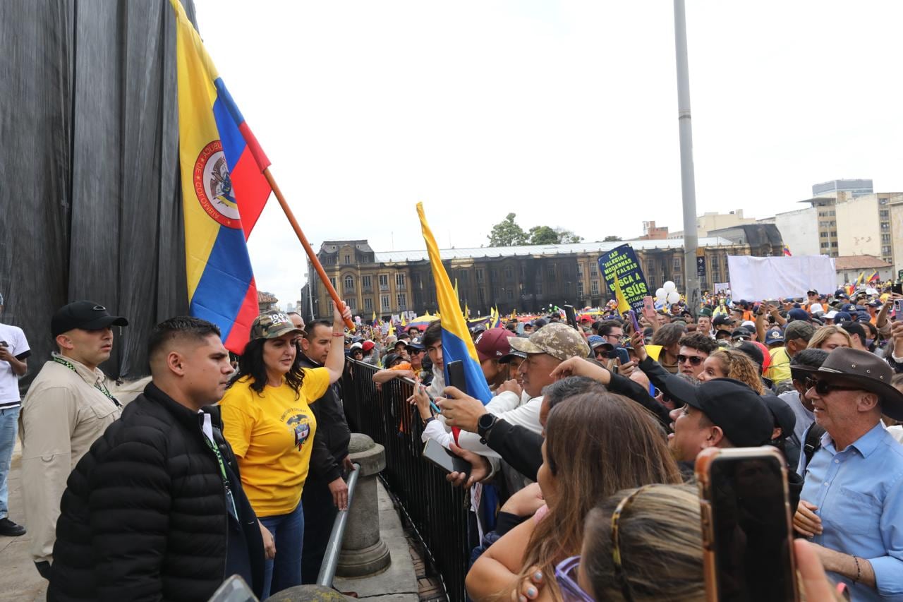 Marchas en contra del Gobierno del Presidente Gustavo Petro  Plaza de Bolívar