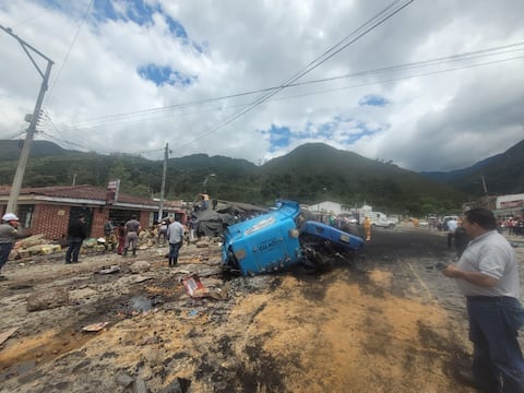 Accidente en Boyacá por una tractomula que quedó volcada en la vía