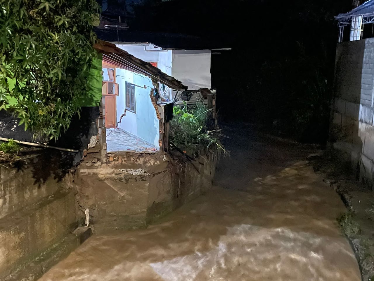 Se reporta el desbordamiento de tres quebradas en Antioquia