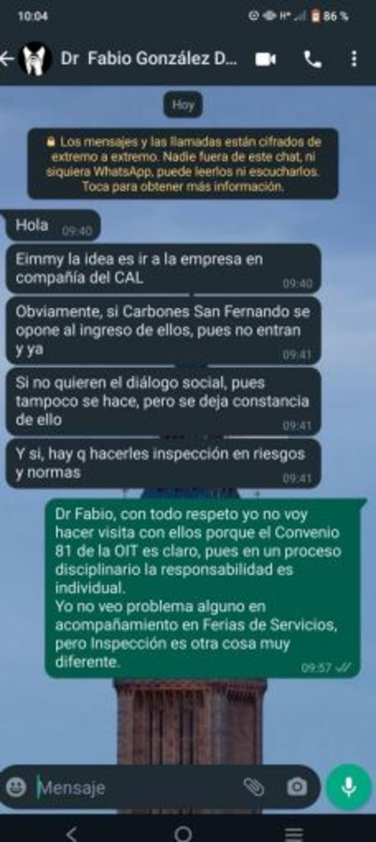 Chat del director González con Castro. Pantallazo tomado de la queja enviada ante la Procuraduría.