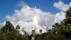 Un cohete Atlas V de United Launch Alliance que transporta a dos astronautas a bordo del Starliner-1 Crew Flight Test (CFT) de Boeing se lanza en una misión a la Estación Espacial Internacional, en Cabo Cañaveral, Florida, EE. UU., el 5 de junio de 2024.