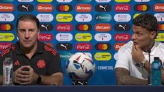 Néstor Lorenzo y Richard Ríos, en rueda de prensa de la Selección Colombia