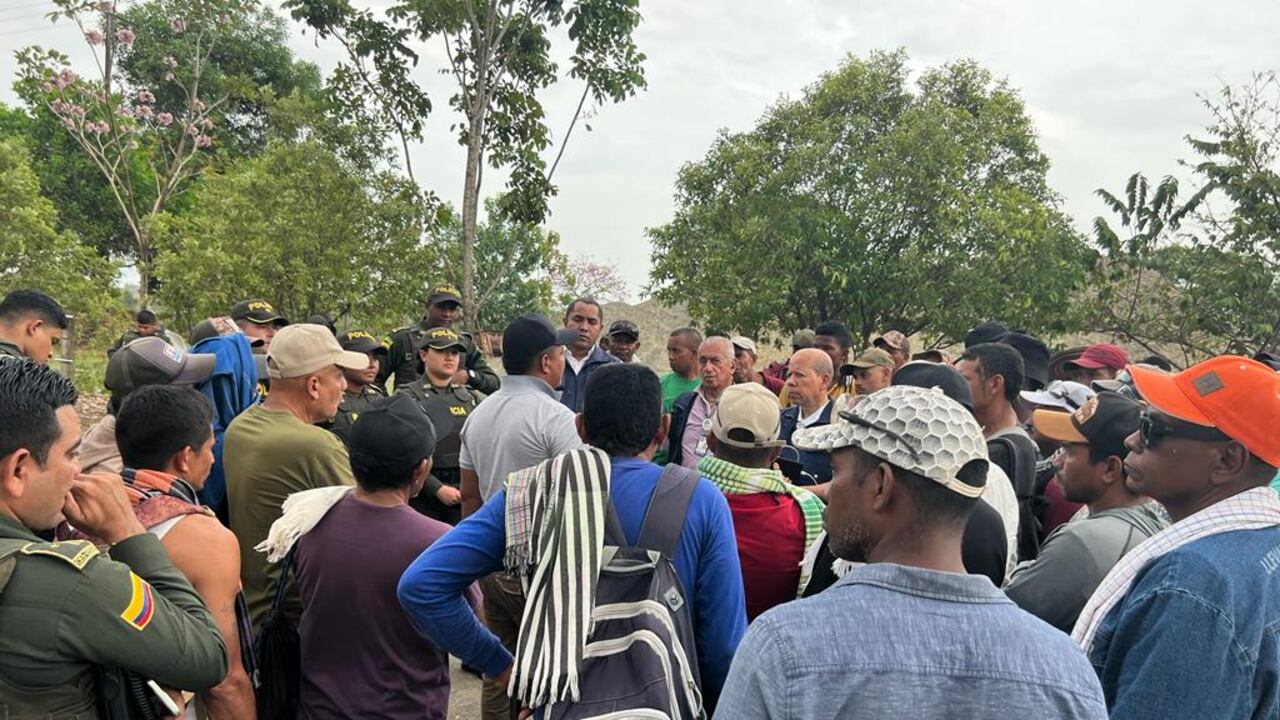 La comunidad no permitió que los manifestantes del paro minero entraran a La Apartada y bloquearan puente San Jorge