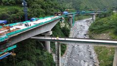 Construcción del viaducto que conecta a Bogotá con Villavicencio