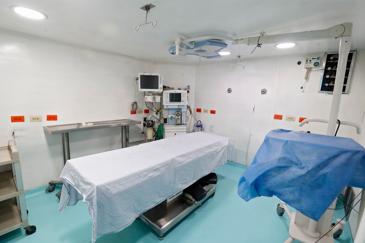 El Barco Hospital San Raffaele es una institución médica de nivel 2. Cuenta con sala de operaciones, optometría, laboratorio, médico familiar, entre otros servicios que carecen algunas comunidades del Litoral Pacífico.