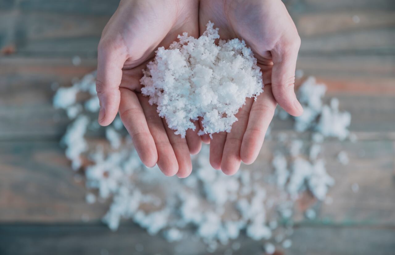 La sal de mesa está compuesta por dos minerales cloruro y sodio.