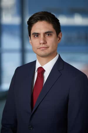 Renzo Merino, Vice President - Senior Analyst - Encargado de la calificación crediticia del Gobierno de Colombia.